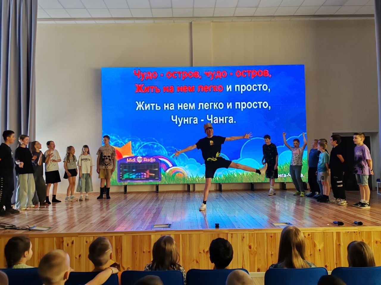 Караоке-шоу (По музыкальным дорожкам мультфильмов).
